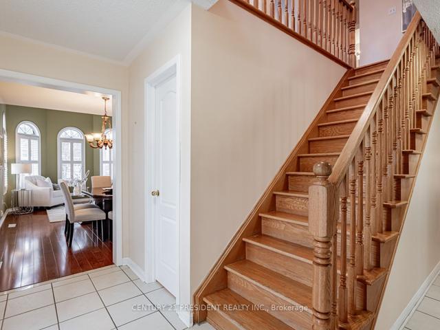 49 Wharnsby Dr, House detached with 4 bedrooms, 4 bathrooms and 6 parking in Toronto ON | Image 39