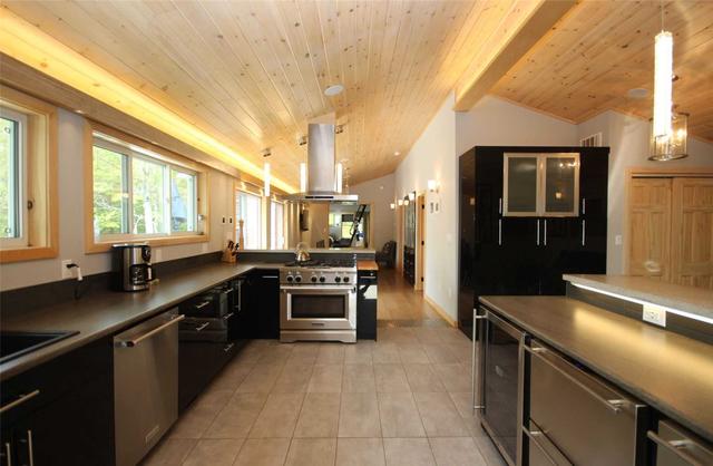 1523 Snyder Bay Lane, House detached with 3 bedrooms, 6 bathrooms and 12 parking in North Frontenac ON | Image 15