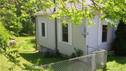 5 Little Hope St, House detached with 2 bedrooms, 1 bathrooms and 1 parking in Port Hope ON | Image 2