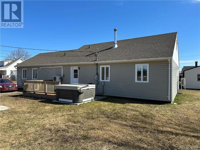 229 Rue Emile, House detached with 3 bedrooms, 1 bathrooms and null parking in Beresford NB | Image 1