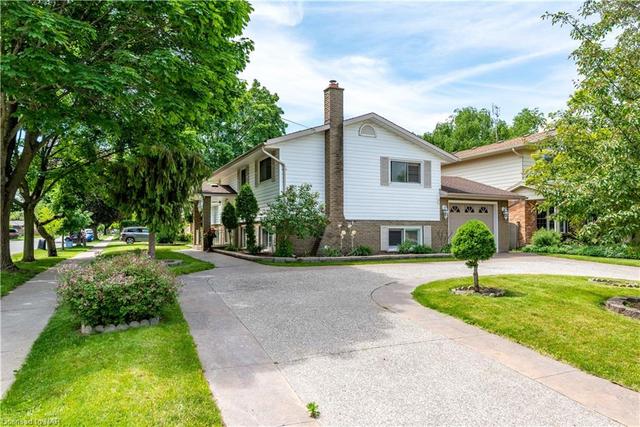 19 Simpson Road, House detached with 3 bedrooms, 2 bathrooms and 4 parking in St. Catharines ON | Image 14