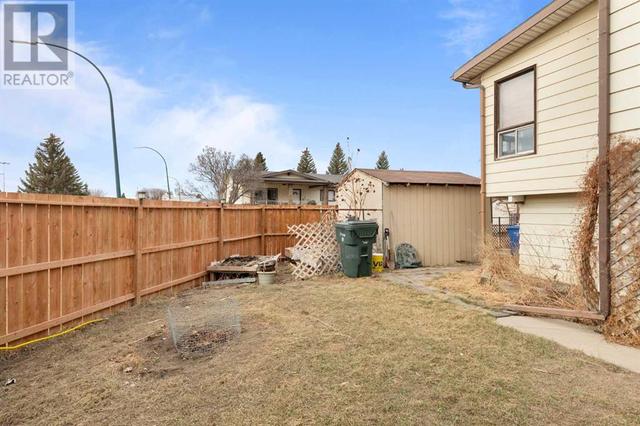 2 Carry Crescent Se, House detached with 3 bedrooms, 1 bathrooms and 4 parking in Medicine Hat AB | Image 30