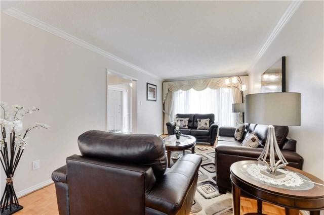 25 Turtlecreek Blvd, House detached with 4 bedrooms, 3 bathrooms and 2 parking in Brampton ON | Image 3