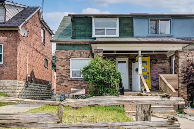 501 Westmount Ave, House semidetached with 3 bedrooms, 1 bathrooms and 1 parking in Toronto ON | Image 1