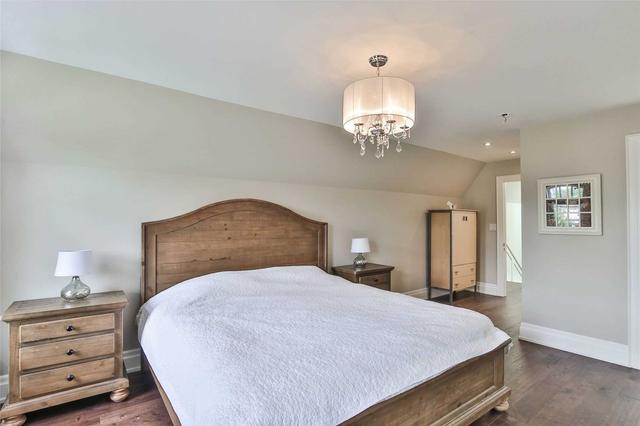 16b Chauncey Ave, House detached with 4 bedrooms, 4 bathrooms and 4 parking in Toronto ON | Image 9
