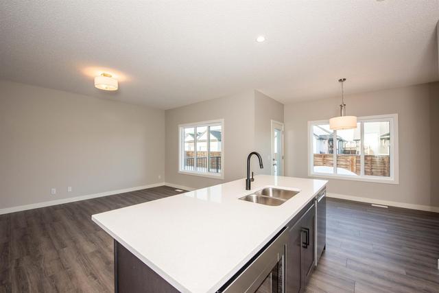 92 Walgrove Rise Se, House detached with 3 bedrooms, 3 bathrooms and 4 parking in Calgary AB | Image 13