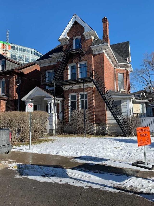 317 University Ave, House detached with 8 bedrooms, 6 bathrooms and 2 parking in Kingston ON | Image 1