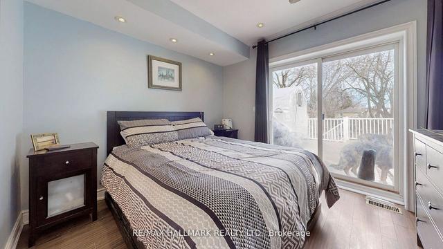 93 Poplar Rd, House detached with 2 bedrooms, 2 bathrooms and 4 parking in Toronto ON | Image 13