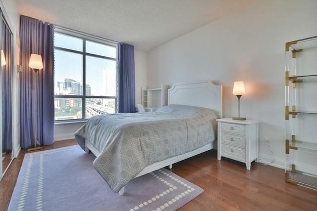 1003 - 410 Queens Quay W, Condo with 3 bedrooms, 2 bathrooms and 1 parking in Toronto ON | Image 5