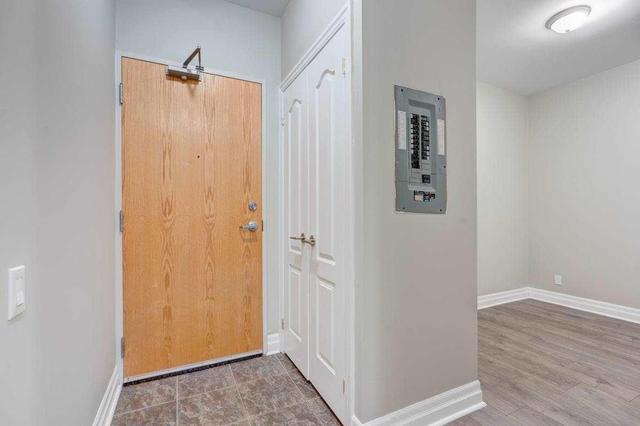 510 - 44 Bond St W, Condo with 1 bedrooms, 1 bathrooms and 1 parking in Oshawa ON | Image 5