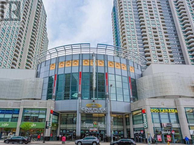 1717 - 8 Hillcrest Ave, Condo with 2 bedrooms, 2 bathrooms and 1 parking in Toronto ON | Image 2