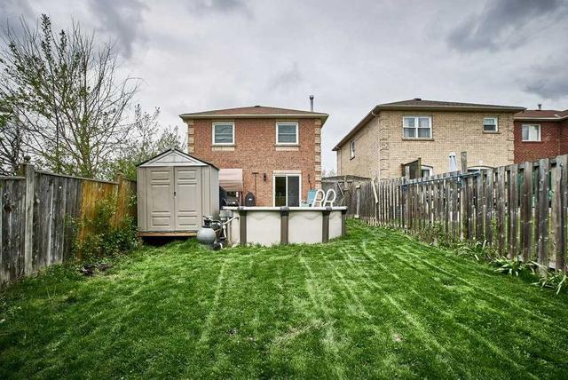 46 Sable Cres, House attached with 3 bedrooms, 3 bathrooms and 6 parking in Whitby ON | Image 19