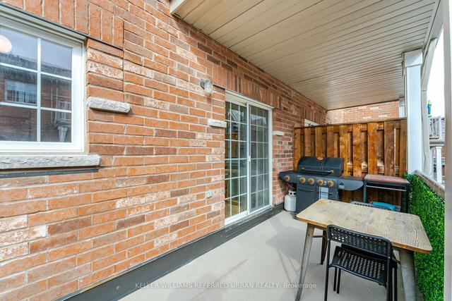 35 Philpott Gdns, Townhouse with 3 bedrooms, 3 bathrooms and 1 parking in Toronto ON | Image 7