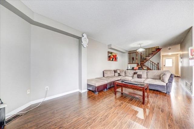 1776 Mcgill Crt, House detached with 4 bedrooms, 4 bathrooms and 3 parking in Oshawa ON | Image 3