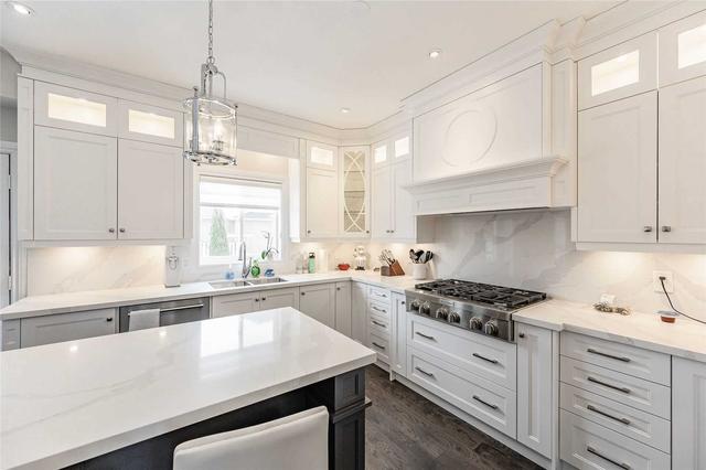 2285 Ridgeview Crt, House detached with 4 bedrooms, 4 bathrooms and 6 parking in Burlington ON | Image 5
