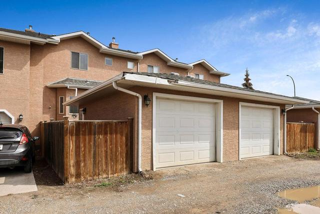 227 Strathcona Circle, Home with 3 bedrooms, 2 bathrooms and 1 parking in Strathmore AB | Image 27