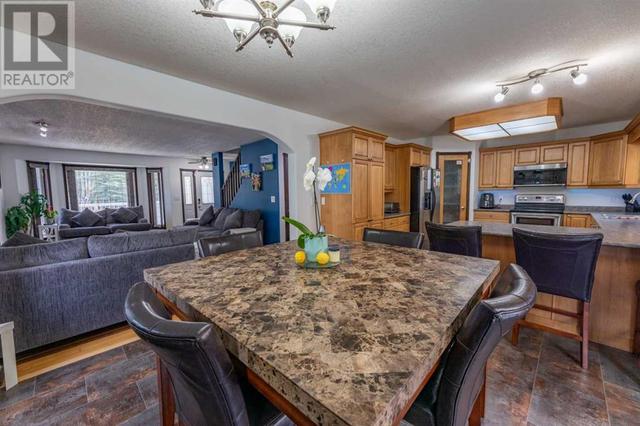 174 Hallam Drive, House detached with 5 bedrooms, 4 bathrooms and 8 parking in Hinton AB | Image 5