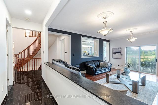 5 Estateview Circ, House detached with 4 bedrooms, 4 bathrooms and 28 parking in Brampton ON | Image 8