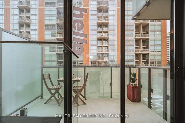 th 409 - 1815 Yonge St, Condo with 2 bedrooms, 2 bathrooms and 1 parking in Toronto ON | Image 2