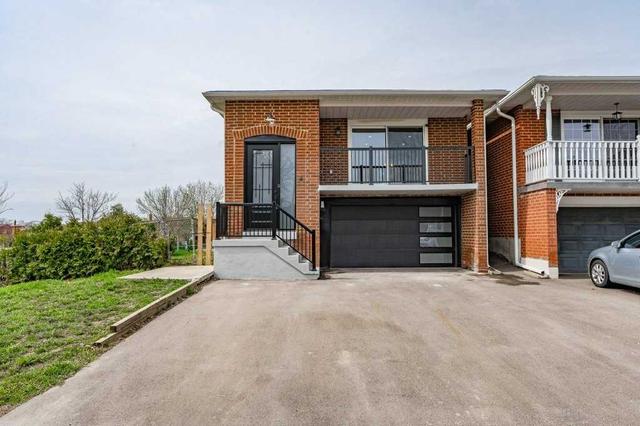 4 Peachtree Pl, House detached with 3 bedrooms, 2 bathrooms and 4 parking in Vaughan ON | Card Image