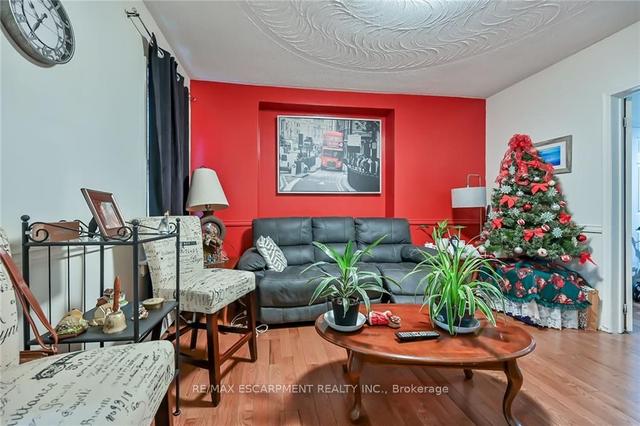 90 Rosslyn Ave S, House detached with 3 bedrooms, 3 bathrooms and 1 parking in Hamilton ON | Image 16