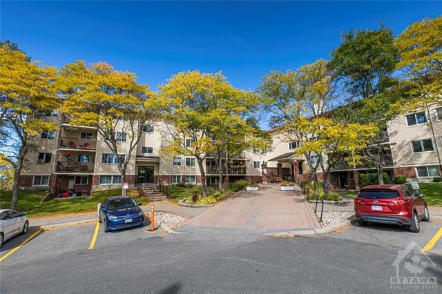 315 - 6470 Bilberry Drive, Condo with 2 bedrooms, 2 bathrooms and 1 parking in Ottawa ON | Image 1