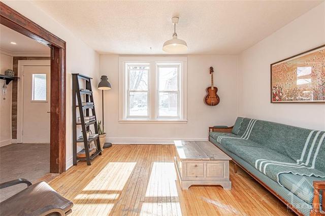 981 Gladstone Avenue, Townhouse with 2 bedrooms, 1 bathrooms and 2 parking in Ottawa ON | Image 4