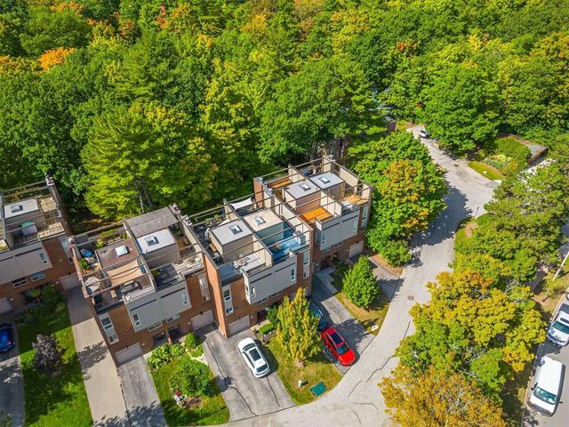 15 - 1250 Marlborough Crt, Townhouse with 3 bedrooms, 3 bathrooms and 4 parking in Oakville ON | Card Image