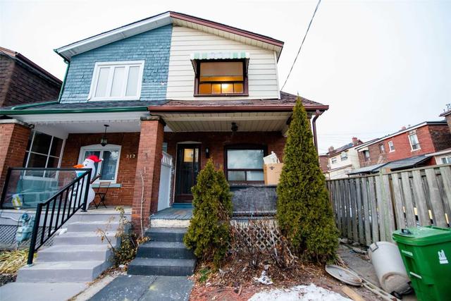 Upper - 214 Simpson Ave, House semidetached with 1 bedrooms, 1 bathrooms and 1 parking in Toronto ON | Image 1