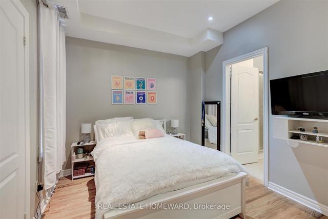 80b Coxwell Ave, Townhouse with 2 bedrooms, 2 bathrooms and 1 parking in Toronto ON | Image 6