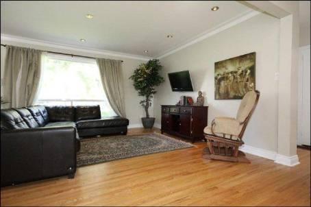 3 Lawndale Rd, House detached with 3 bedrooms, 2 bathrooms and 4 parking in Toronto ON | Image 2
