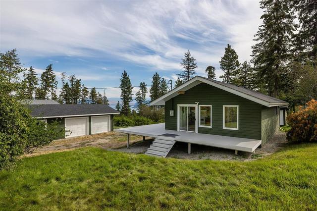 7893 Briarwood Road, House detached with 2 bedrooms, 1 bathrooms and 8 parking in Central Okanagan West BC | Card Image