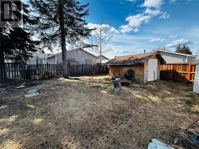 72 Sukunka Place, House detached with 4 bedrooms, 2 bathrooms and null parking in Tumbler Ridge BC | Image 16