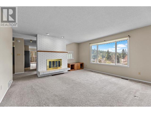 1276 Rio Drive, House detached with 4 bedrooms, 2 bathrooms and 6 parking in Kelowna BC | Image 9
