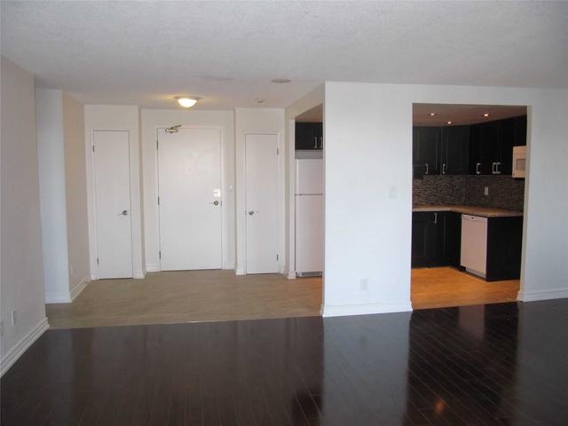1208 - 155 Hillcrest Ave, Condo with 1 bedrooms, 1 bathrooms and 1 parking in Mississauga ON | Image 12