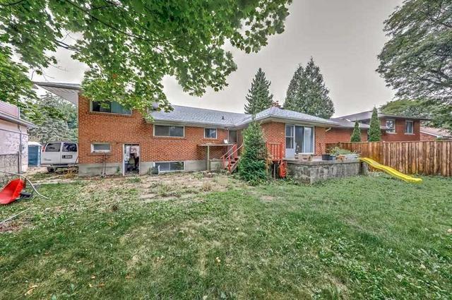146 Yorkview Dr, House detached with 3 bedrooms, 3 bathrooms and 3 parking in Toronto ON | Image 2