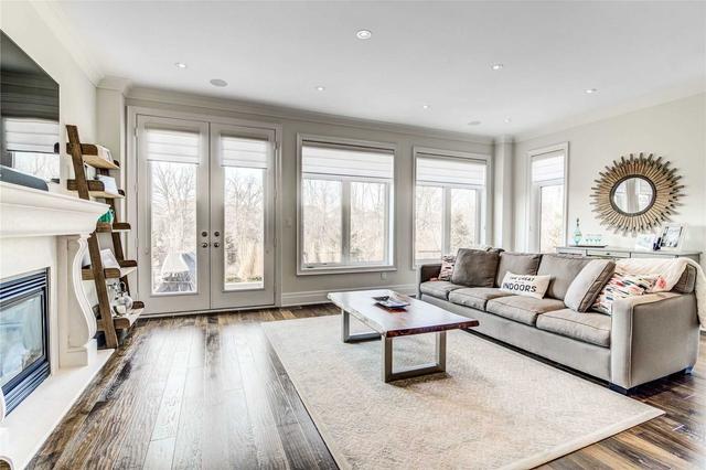 2434 Chateau Common Crt, House attached with 3 bedrooms, 4 bathrooms and 4 parking in Oakville ON | Image 10