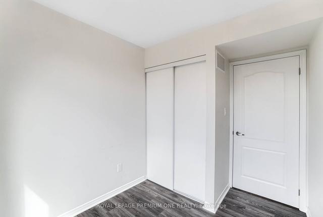 211 - 3 Applewood Lane, Townhouse with 2 bedrooms, 2 bathrooms and 1 parking in Toronto ON | Image 17
