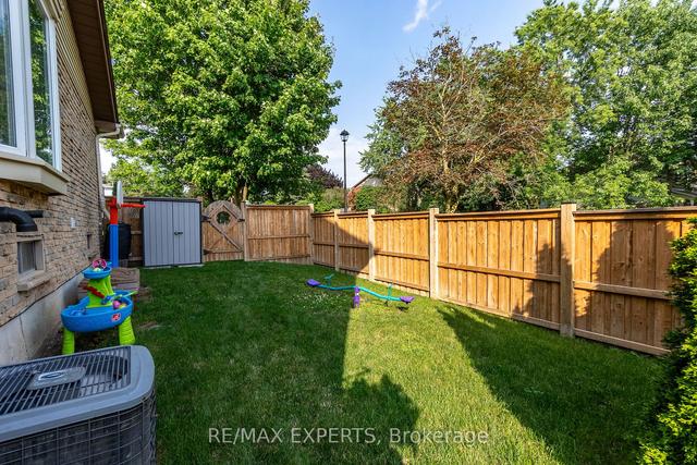 1003 Ferndale Cres, House detached with 3 bedrooms, 2 bathrooms and 5 parking in Newmarket ON | Image 33