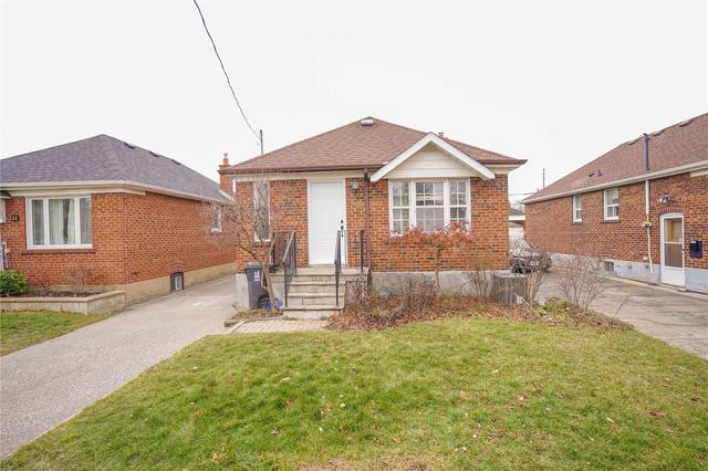 46 Rothsay Ave, House detached with 2 bedrooms, 2 bathrooms and 4 parking in Toronto ON | Image 10