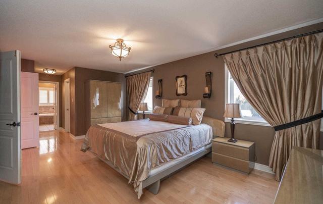 35 Barberry Cres, House detached with 4 bedrooms, 5 bathrooms and 6 parking in Richmond Hill ON | Image 8