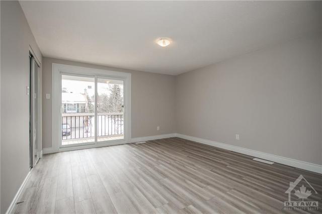 17 Estelle Crescent, Townhouse with 3 bedrooms, 3 bathrooms and 6 parking in Ottawa ON | Image 20