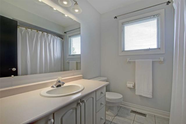 112 Compton Cres W, House detached with 3 bedrooms, 4 bathrooms and 6 parking in Bradford West Gwillimbury ON | Image 22