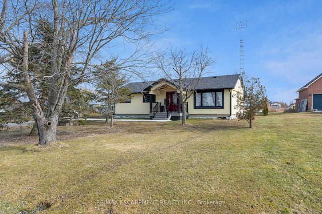 318 Eighth Rd E, House detached with 3 bedrooms, 2 bathrooms and 12 parking in Hamilton ON | Image 1