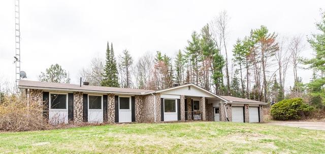 251 Law Road, House detached with 6 bedrooms, 4 bathrooms and 20 parking in Laurentian Hills ON | Image 1
