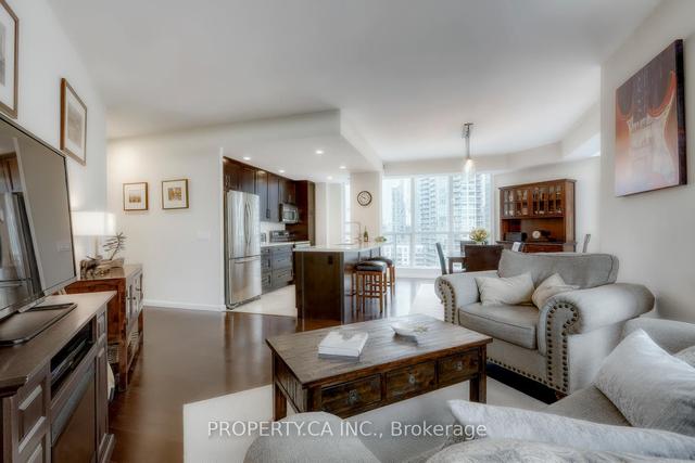 1602 - 218 Queens Quay Way, Condo with 2 bedrooms, 2 bathrooms and 1 parking in Toronto ON | Image 5