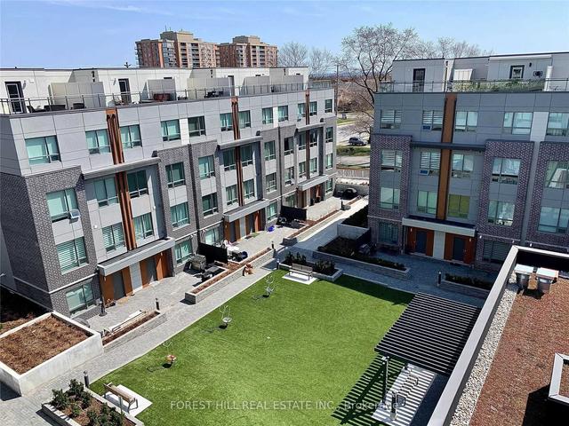 2 - 680 Atwater Ave, Townhouse with 2 bedrooms, 1 bathrooms and 2 parking in Mississauga ON | Image 6