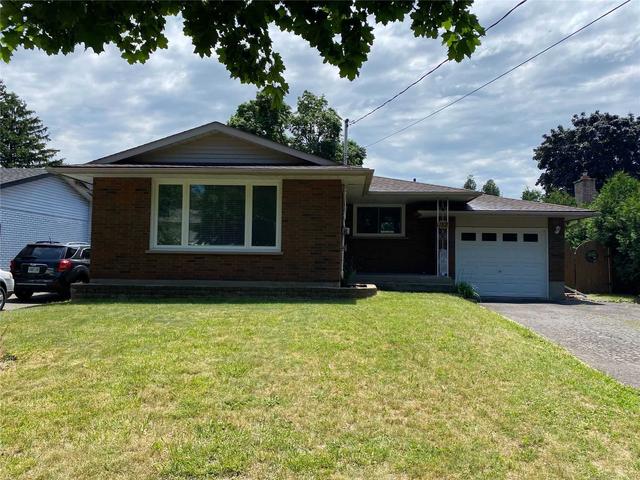 152 Parnell Rd, House detached with 2 bedrooms, 2 bathrooms and 5 parking in St. Catharines ON | Image 1