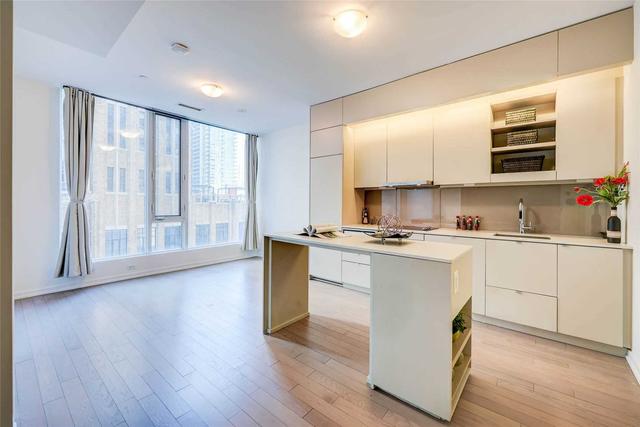 1107 - 101 Peter St, Condo with 1 bedrooms, 1 bathrooms and 0 parking in Toronto ON | Image 16