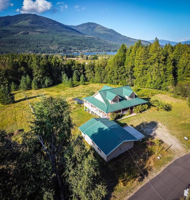 6291 Mill Creek Road, House detached with 4 bedrooms, 3 bathrooms and 10 parking in Central Kootenay E BC | Image 30